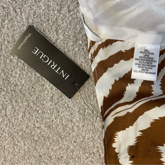 Silky halter crop top size medium - Picture 3 of 4